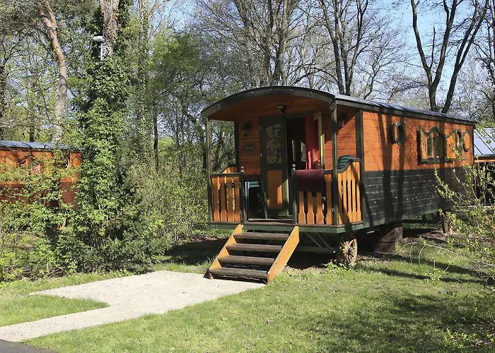 Roulottes De Bois Le Roi