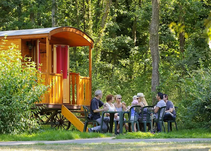 Roulottes De Bois Le Roi